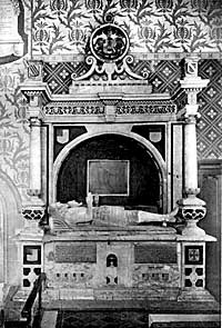 Tomb of Sir William Sutton (died 1607) and his wife, Susanna.