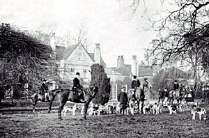 The Rufford Hunt at Beesthorpe Hall, c.1910.