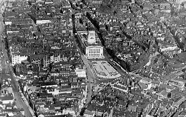 Aerial view of Nottingham city centre in the early 1930s. 
