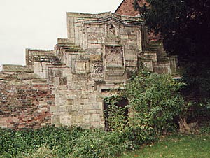 16th century gateway at Rampton in 2001. 