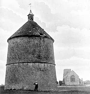 Old stone dovecote a Sibthorpe.